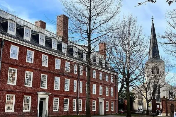 Trump admin blocks Harvard from enrolling international students